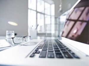 Breaking Into Tech: A Guide to Entry-Level Technology Jobs